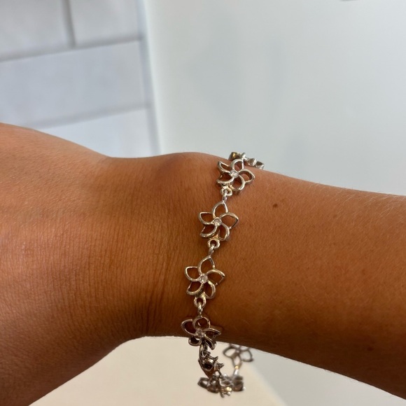 Sterling Silver Clear CZ Hawaiian Plumeria Flower Link Bracelet - Picture 5 of 7